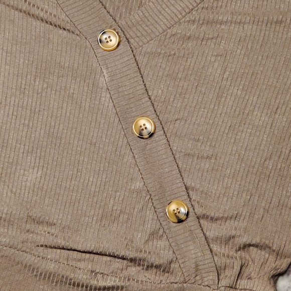 ♡♡♡♡♡  NWT Pink Rose crop top - Picture 4 of 9